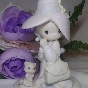 Precious Moments Figurine:1983 To A Very Special